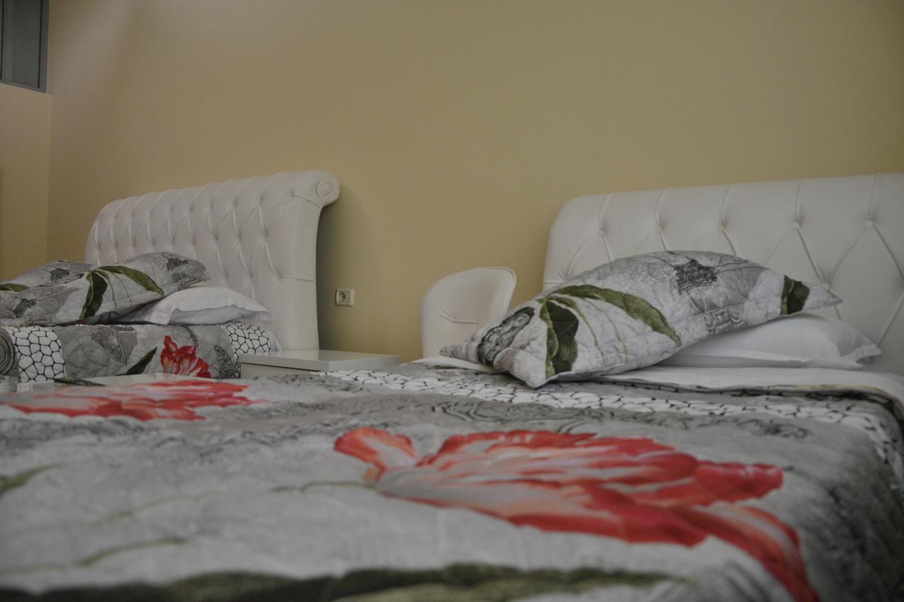 Hotel Arberia ティラナ エクステリア 写真