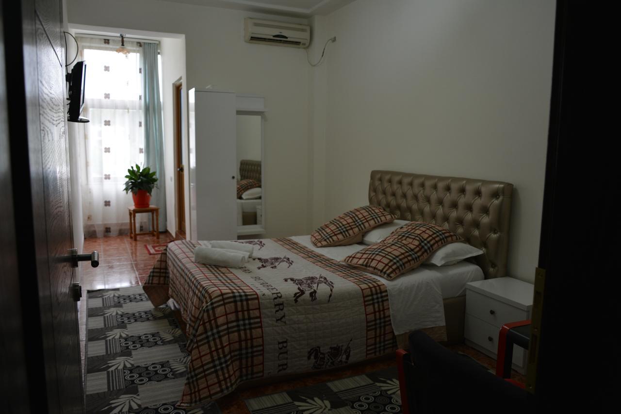 Hotel Arberia ティラナ エクステリア 写真